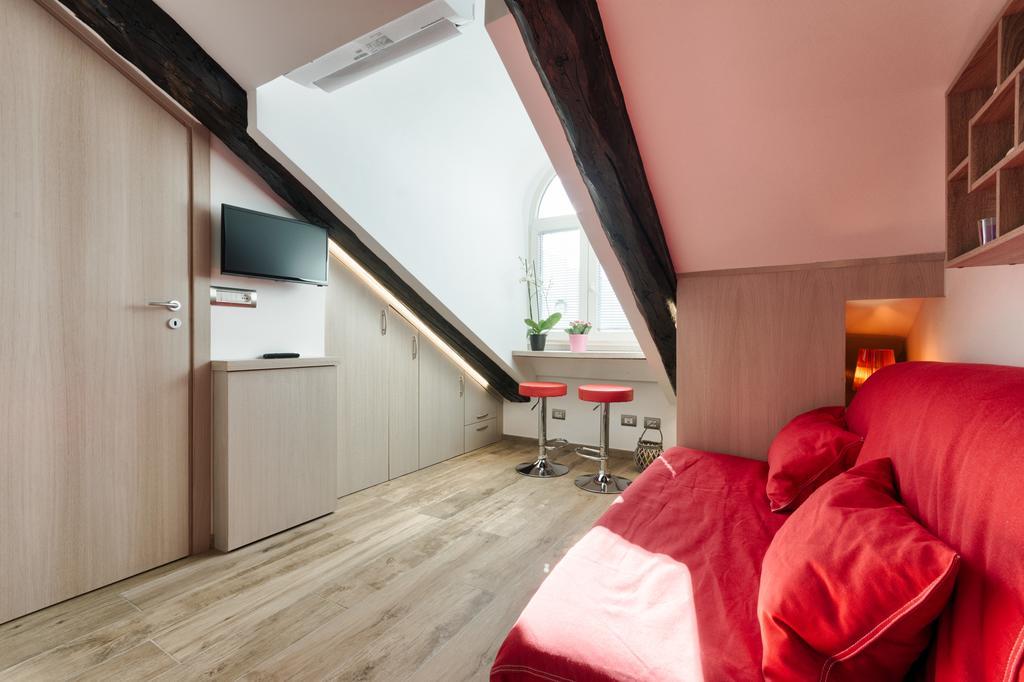 Multifunctional Stylish Studio Torino Exterior foto
